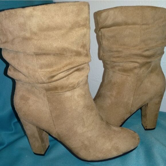 NY&C beige block heel boots, size 7 - Picture 2 of 8